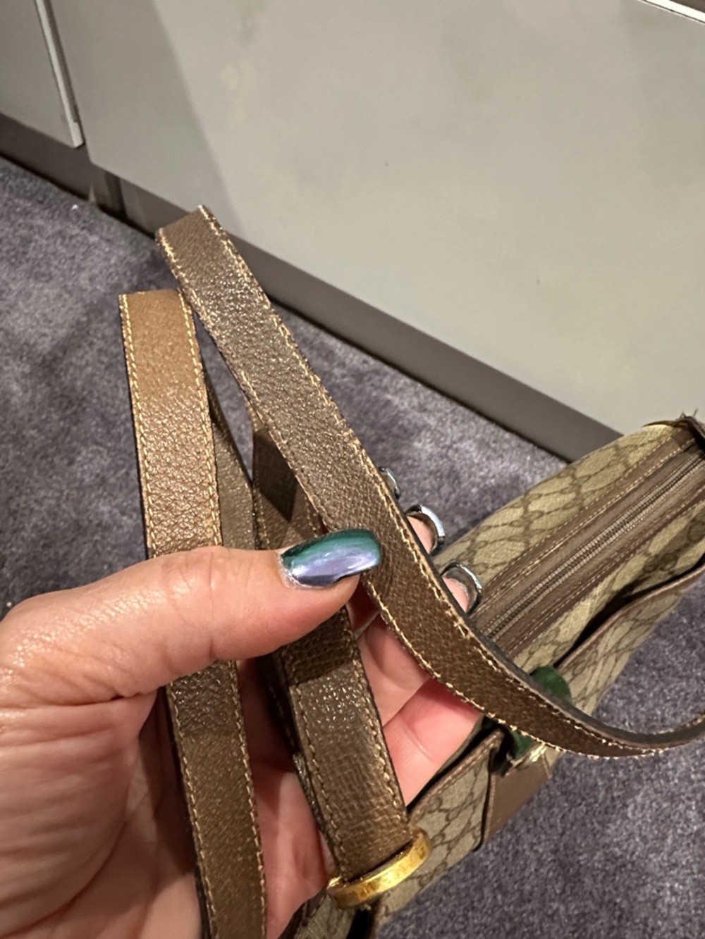 Gucci Beige Brown GG Canvas Crossbody with Green-Red Web Detail - Picture 15 of 17